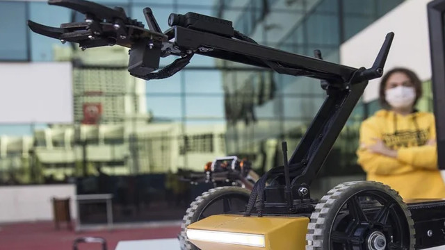 Lise öğrencilerinden muhteşem buluş! Bomba imha robotu