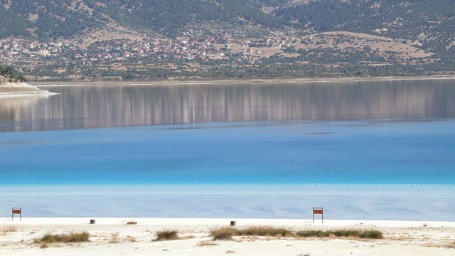 Salda Gölü'nün bir kısmı ziyarete kapatıldı