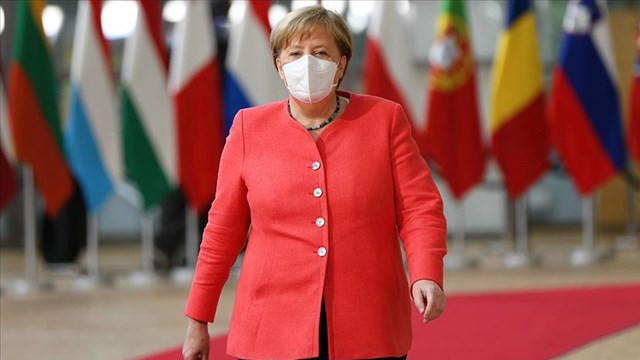 Merkel'den salgınla ilgili açıklama: Aile dışı teması azaltın