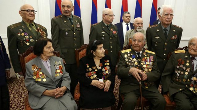 Ermenistan'ın çaresizliğini gözler önüne seren fotoğraf