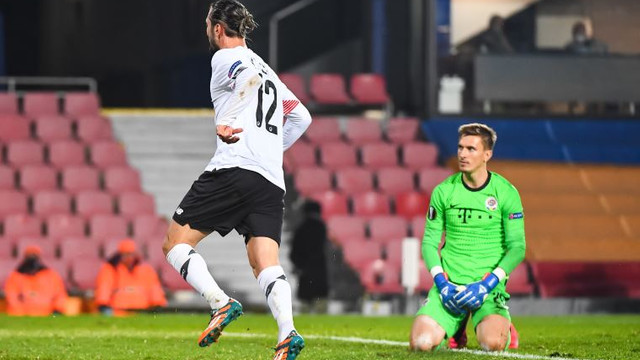 Türk yıldız hat-trick yaptı, UEFA'yı salladı