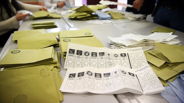 Son ankette AK Parti eridi, MHP Meclis dışı kaldı!