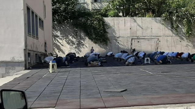 Okuldu, imam atandı, cami oldu