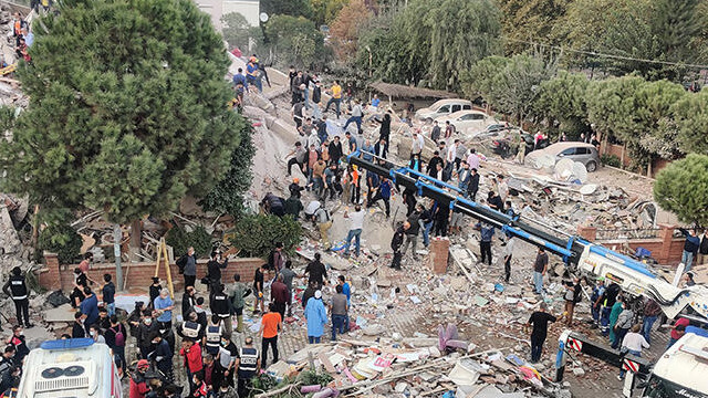 Deprem'de acı üstüne acı! Tekerlekli sandalyesi devrildi, boğuldu