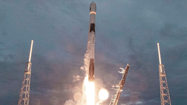SpaceX, 60 internet uydusunu daha uzaya yolladı