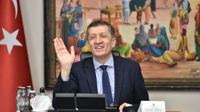 Bakan Selçuk duyurdu, meslek liselerinde uygulamalı eğitim başladı