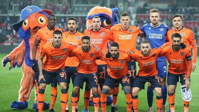 Medipol Başakşehir'de bir futbolcu koronavirüse yakalandı