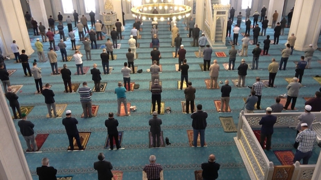 Yasak genelgesine güncelleme geldi: 20 yaş altı ve 65 yaş üstüne namaz izni
