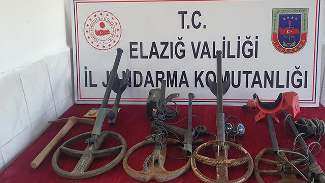 Elazığ’da kaçak kazıya operasyon: 4 gözaltı
