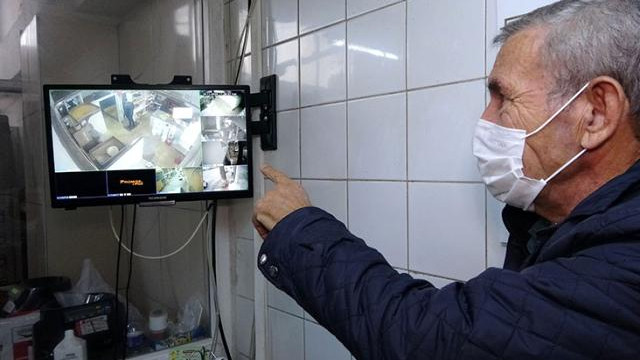 Dolandırıldığını sanan esnaf, kamera kayıtlarını izleyince şok oldu