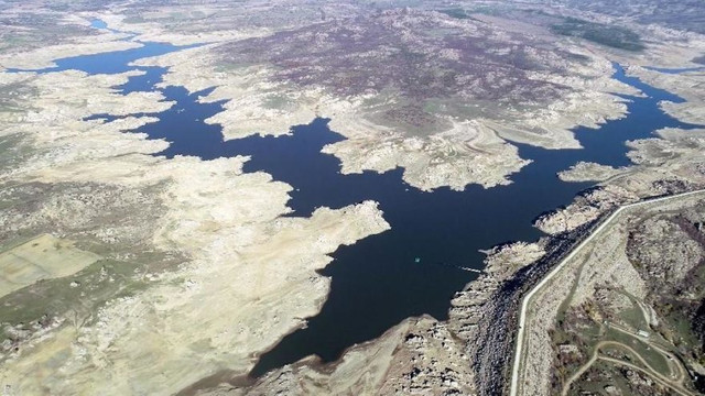 Baraj kurudu, 36 saatlik su kesintisi başladı