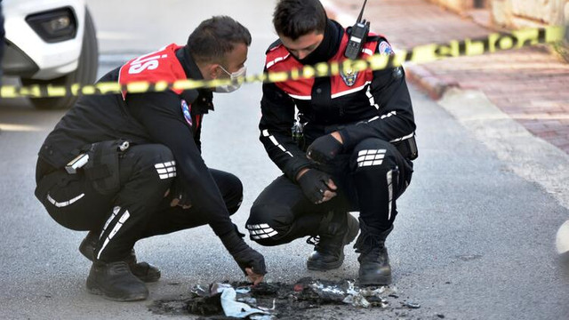 Antalya'da polisi alarma geçiren olay! Sokakta yakılmış halde bulundu
