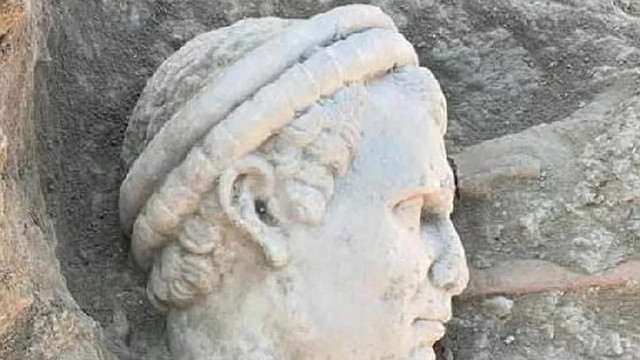 Laodikya'da 2 bin yıllık rahip başı bulundu