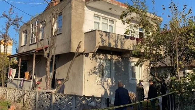 Torunlarının gözü önünde önce gelinini vurup intihar etti!