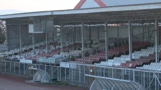 10 futbolcuda korona çıktı, tesisler kapatıldı
