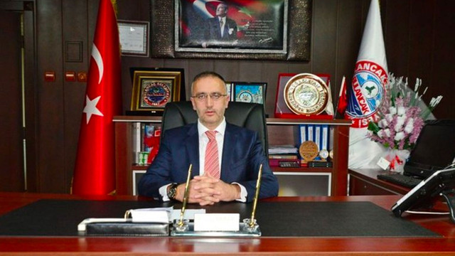 AK Partili başkan, kendisine saldıran kişiyi tabancayla vurdu