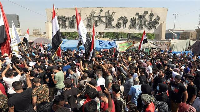 Irak'ta maaşları iki aydır ödenmeyen memurlar grev yaptı