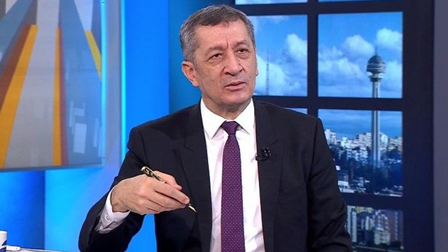 Bakan Selçuk'tan canlı yayında yüz yüze eğitim açıklaması