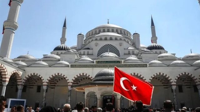Bakanlık'tan Çamlıca Camisi’ne özel metro hattı
