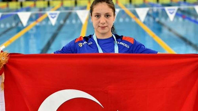Milli Yüzücü Merve Dünya Rekoru'nu kırdı
