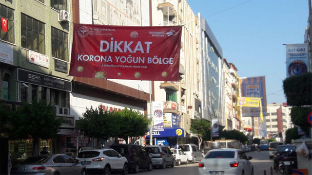 Mahallelere ''Korona yoğun bölge'' afişleri asıldı