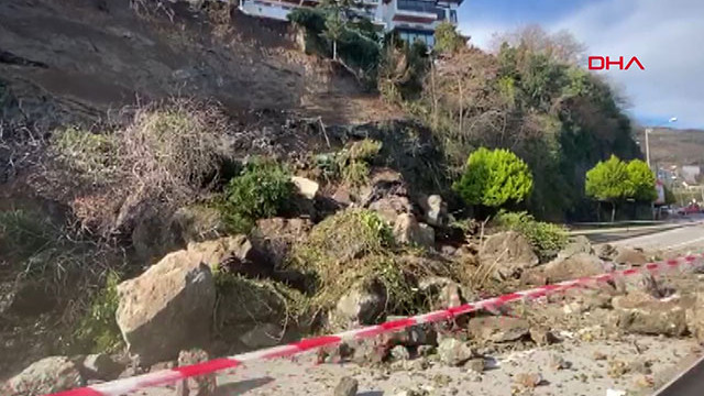 Karadeniz De Heyelan Karayolu Ulasima Kapandi 3 Sayfa