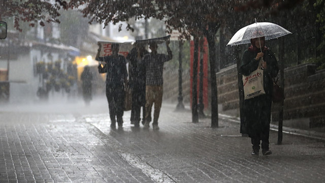 Meteoroloji İstanbulluları bir kez daha uyardı: Fena geliyor!