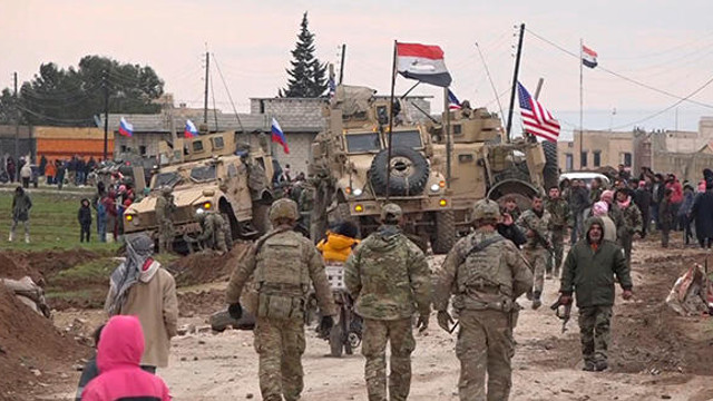 Suriye'de olan biteni özetleyen fotoğraf