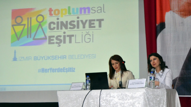 Izmir De Toplumsal Cinsiyet Esitligi Semineri Yerel