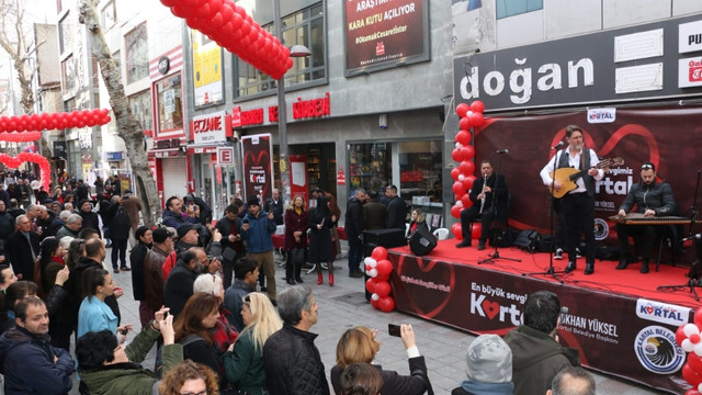 Kartal’da Sevgiler Günü coşkusu