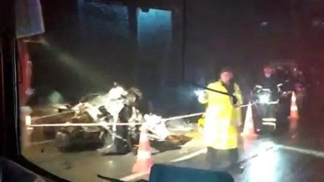 Özel Halk Otobüsü ile kafa kafaya çarpıştı