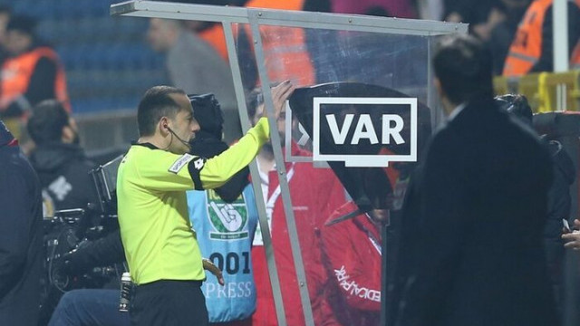 Serhat Akın: Hakemler VAR ile sevişiyor mu?