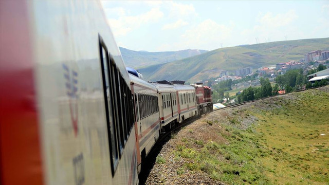 İran'la tren seferleri durduruldu