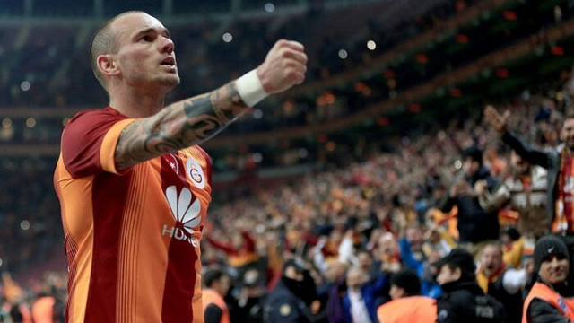 Sneijder'den Fenerbahçelileri kızdıracak paylaşım geldi!
