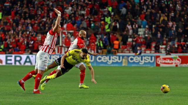 Ozet Antalyaspor Fenerbahce Mac Sonucu 2 2 Futbol