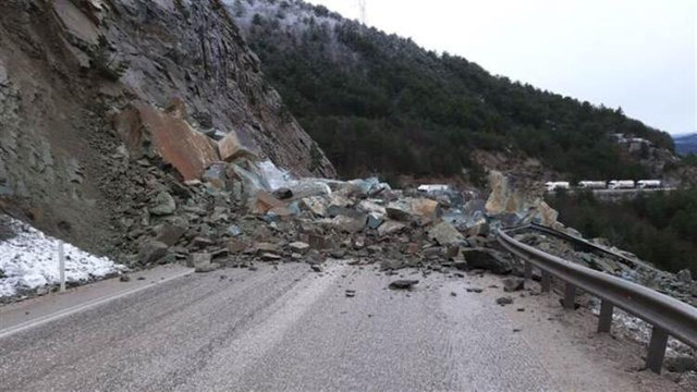 bolu da kara yolunda heyelan guncel