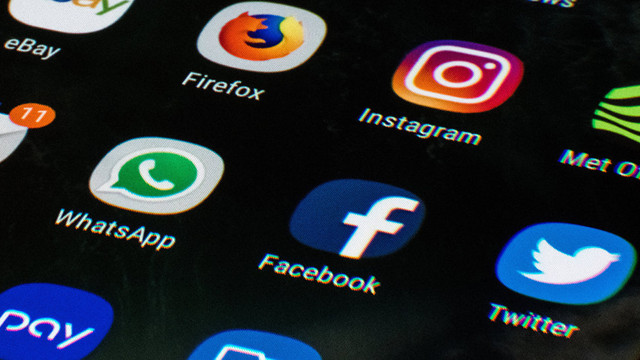 Facebook ve Twitter'a büyük saldırı