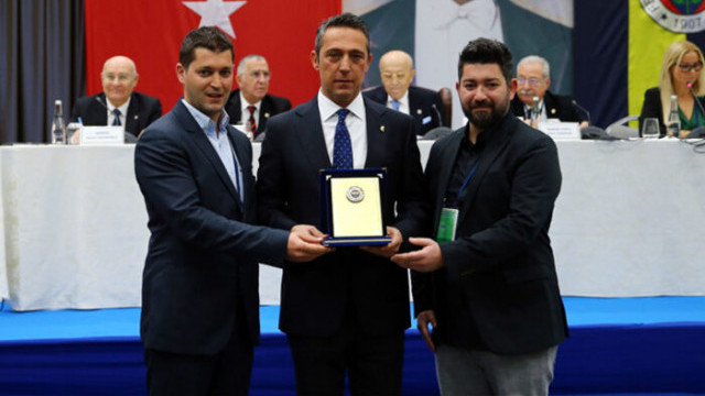 Fenerbahce De 40 Ve 50 Yillik Uyeler Beratlarini Aldi Futbol