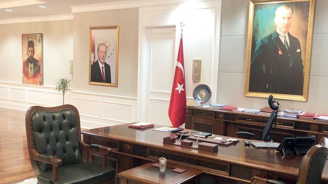 ''Bakan yardımcısı görevden alınmalı''
