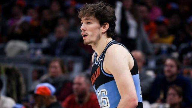 Cavaliers forması giyen Cedi Osman, Bulls'a karşı 9 sayı attı