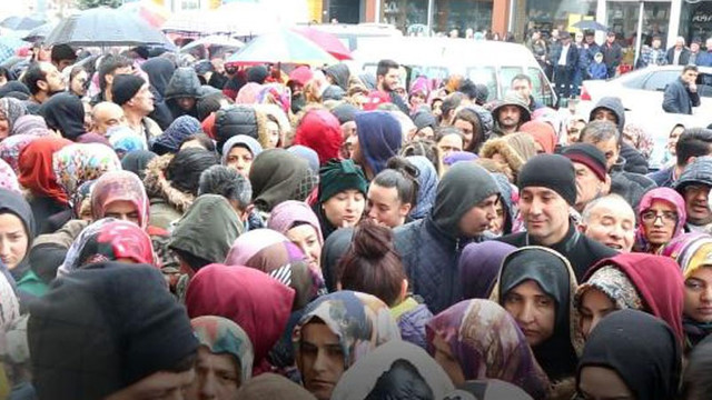 İndirim koronavirüs uyarılarını unutturdu!