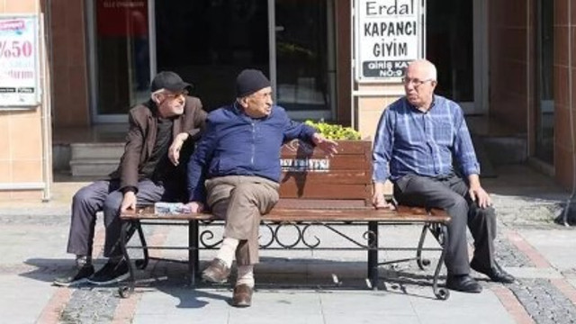 Sokağa çıkan 65 yaş üstü vatandaşa verilecek para cezası !