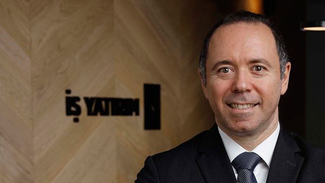 Ünlü ekonomist uyardı: ''Dolar daha da artacak''