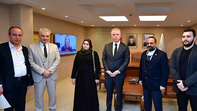 Türkiye'deki 100 Suriyeli doktor gönüllü oldu