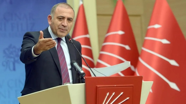 ''Erdoğan farklı konuştu, Sağlık Bakanı farklı konuştu hangisi doğru?''