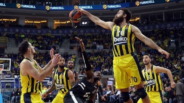 Fenerbahçe'de 4 kişi koronavirüse yakalandı