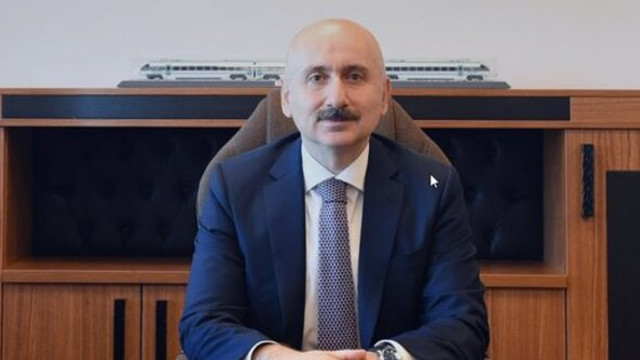 Ulaştırma ve Altyapı Bakanı görevden alındı
