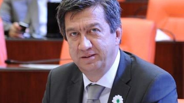 Koronavirüse yakalanan isim anlattı: ''Akıntı, ateş ve öksürükle başladı!''