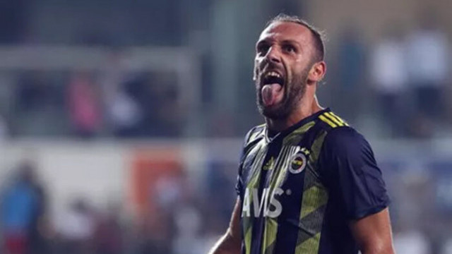 Vedat Muriqi karantina günlerinde kendini oyuna kaptırdı