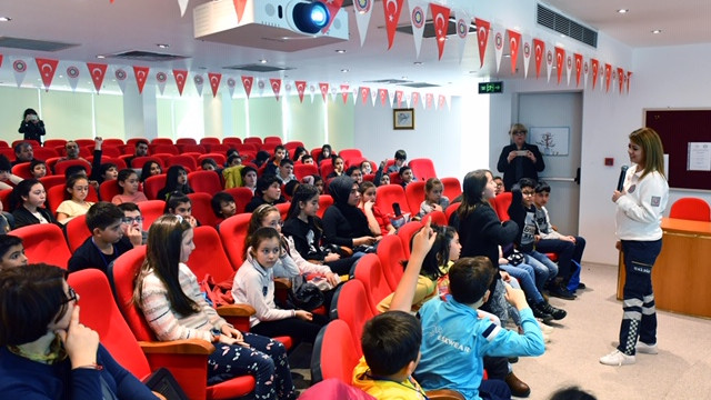 Ankara Da Cocuk Meclisi 112 Acil Seminerinde Yerel